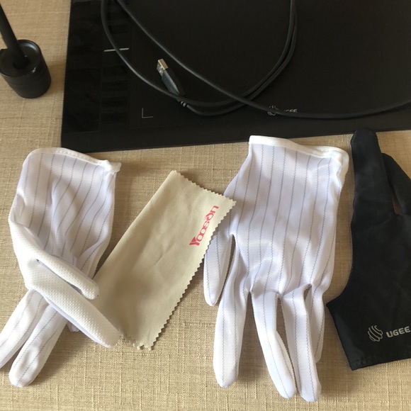 UGEE M708 Pen Tablet - Picture 2 of 8